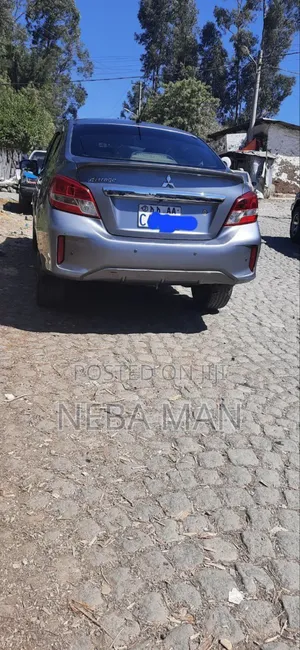 Mitsubishi Attrage 2021 Silver