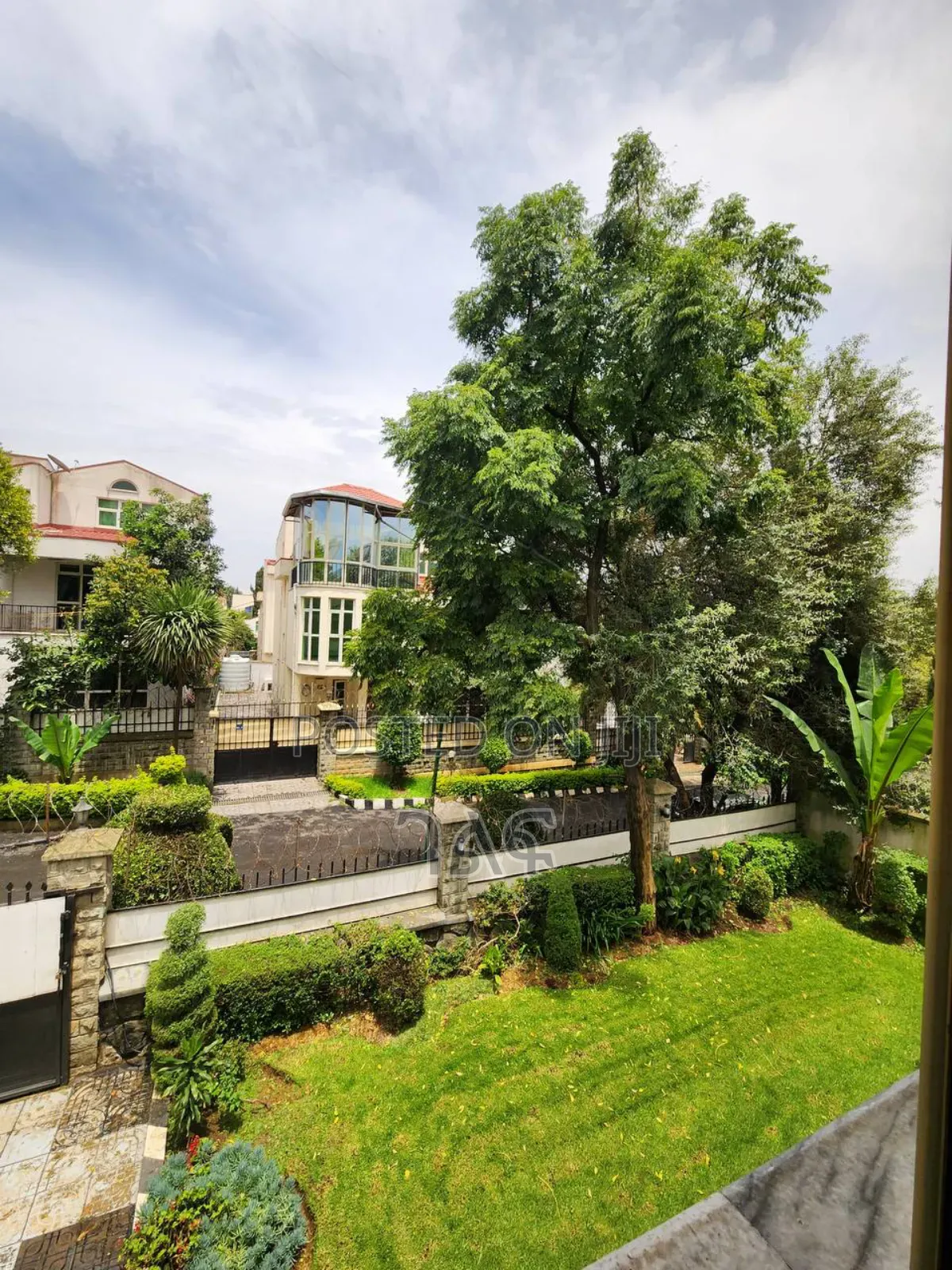 4bdrm House in ወሰን ሰንሻይን ኮምፓውንድ ውስጥ, Bole for sale