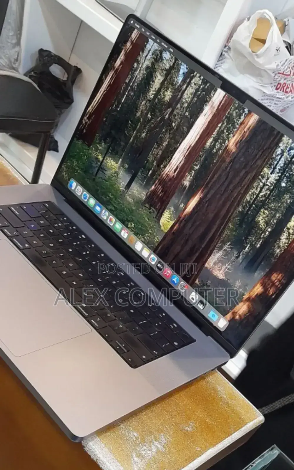 New Laptop Apple MacBook Pro M1 16GB Apple M1 SSD 1T