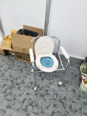 Photo - Commode Chair崩解toilet Chair埠後commode Chair売了commode Chair