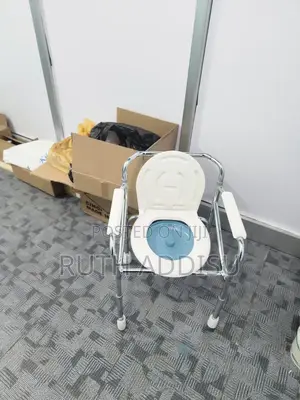 Photo - Commode Chair直到toilet Chai売我commode Chair執法commode Chair