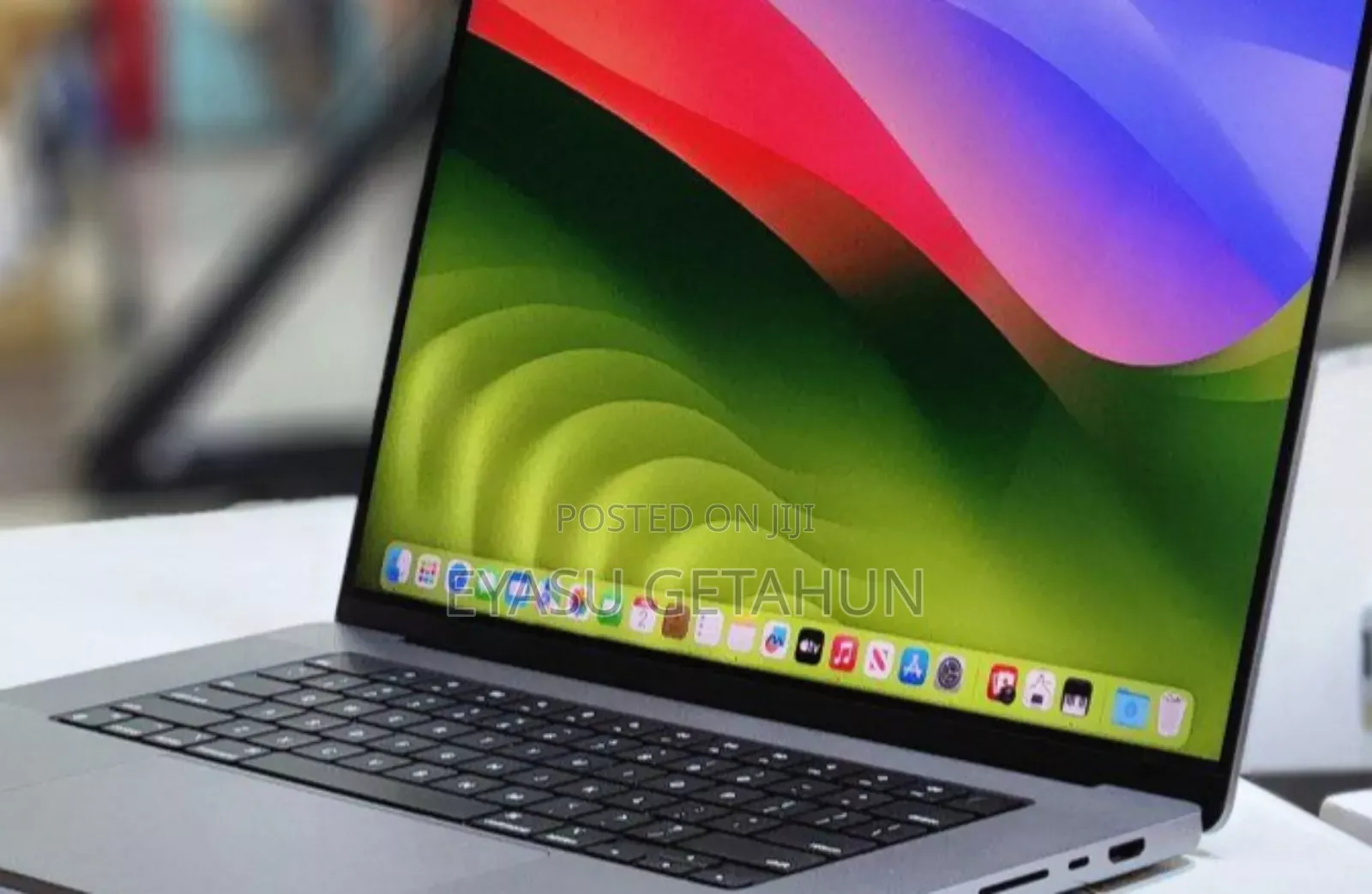 New Laptop Apple MacBook Pro M1 16GB Apple M1 Pro SSD 1T