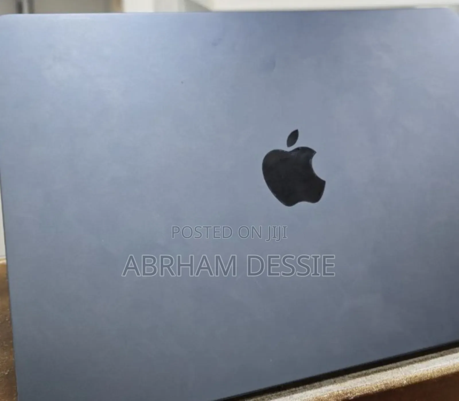 New Laptop Apple MacBook Air 2023 M2 8GB Apple M2 SSD 256GB