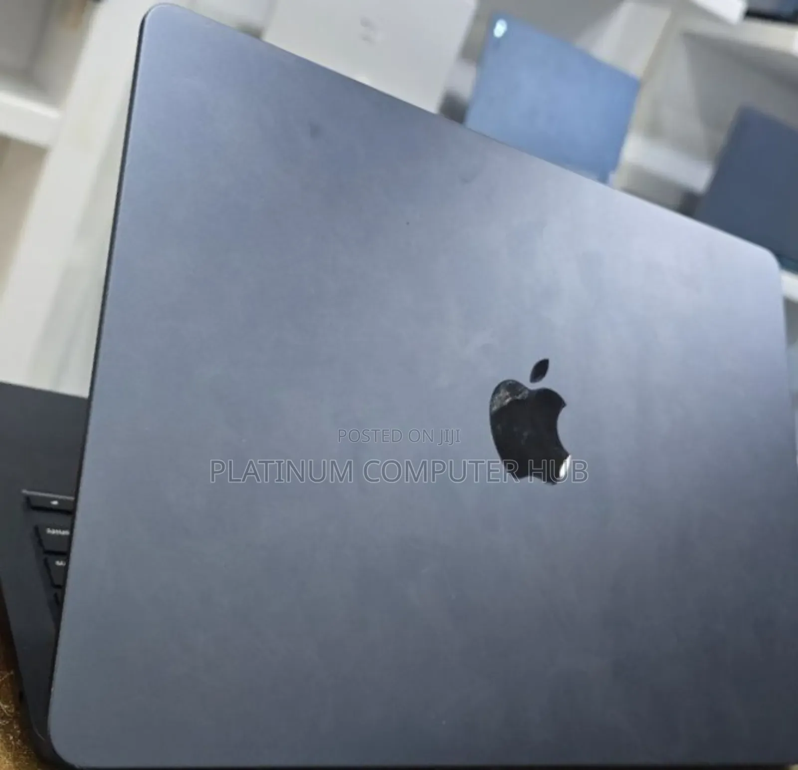 New Laptop Apple MacBook Air 2022 M2 8GB Apple M2 SSD 256GB