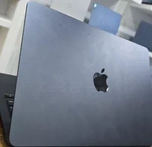 New Laptop Apple MacBook Air 2022 M2 8GB Apple M2 SSD 256GB