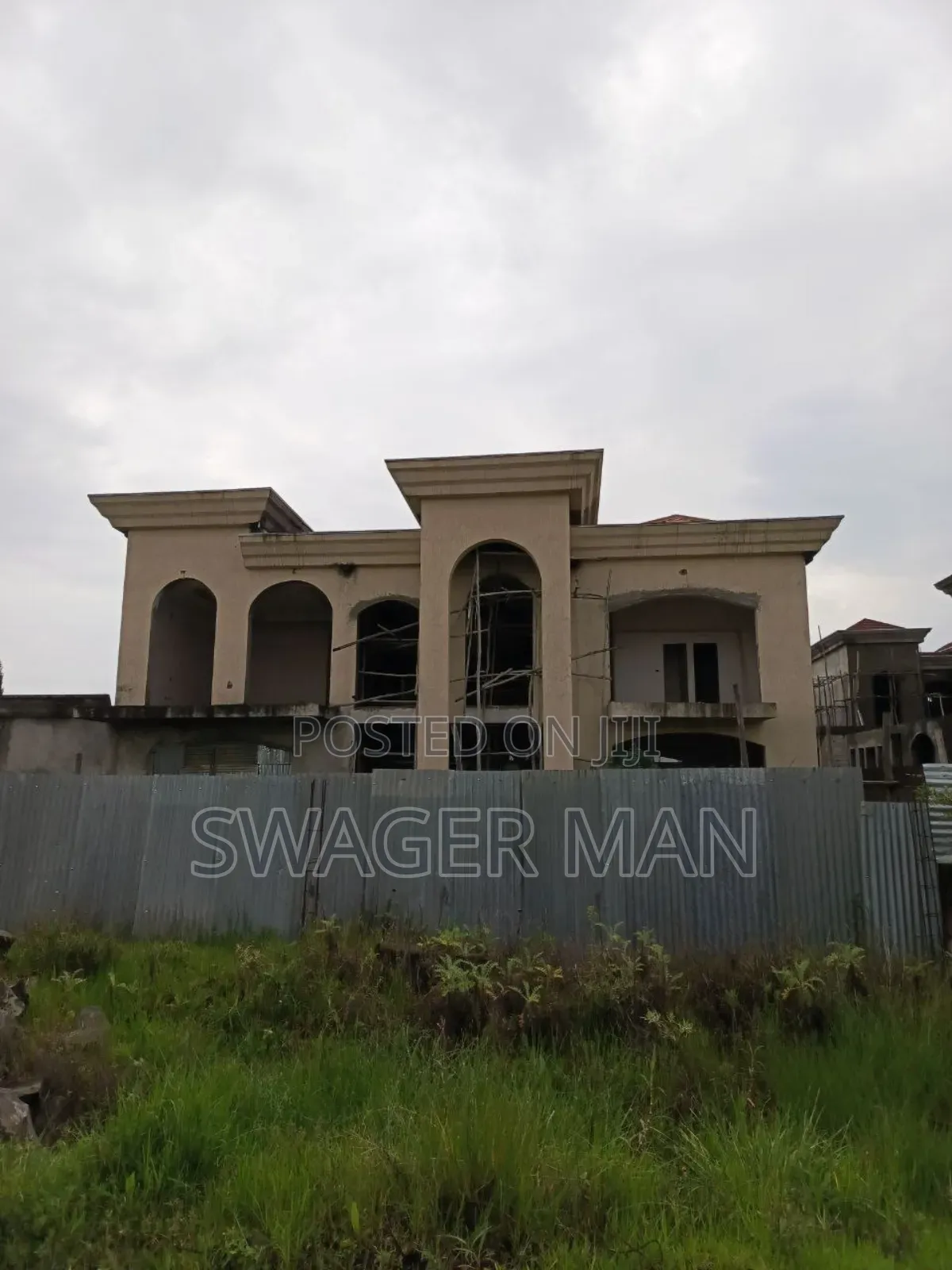 8bdrm Townhouse/Terrace in ጣፎ, Yeka for sale