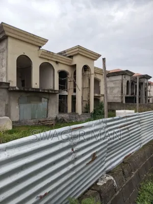 8bdrm Townhouse/Terrace in ጣፎ, Yeka for sale