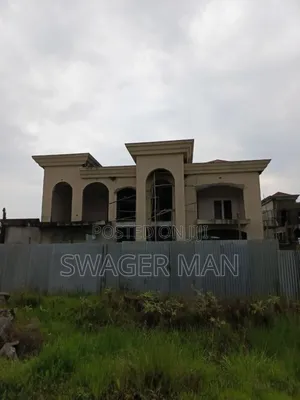 8bdrm Townhouse/Terrace in ጣፎ, Yeka for sale