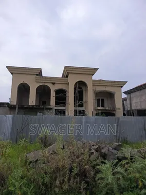 8bdrm Townhouse/Terrace in ጣፎ, Yeka for sale