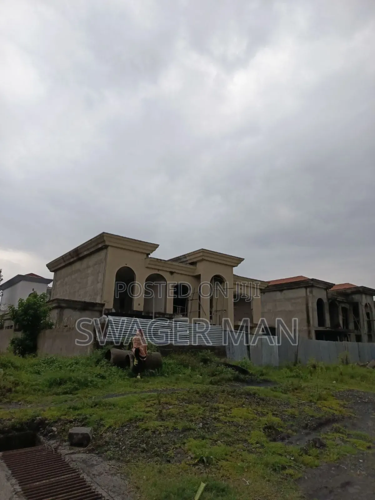 8bdrm Townhouse/Terrace in ጣፎ, Yeka for sale