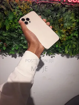 Photo - Apple iPhone 12 Pro Max 256 GB Gold