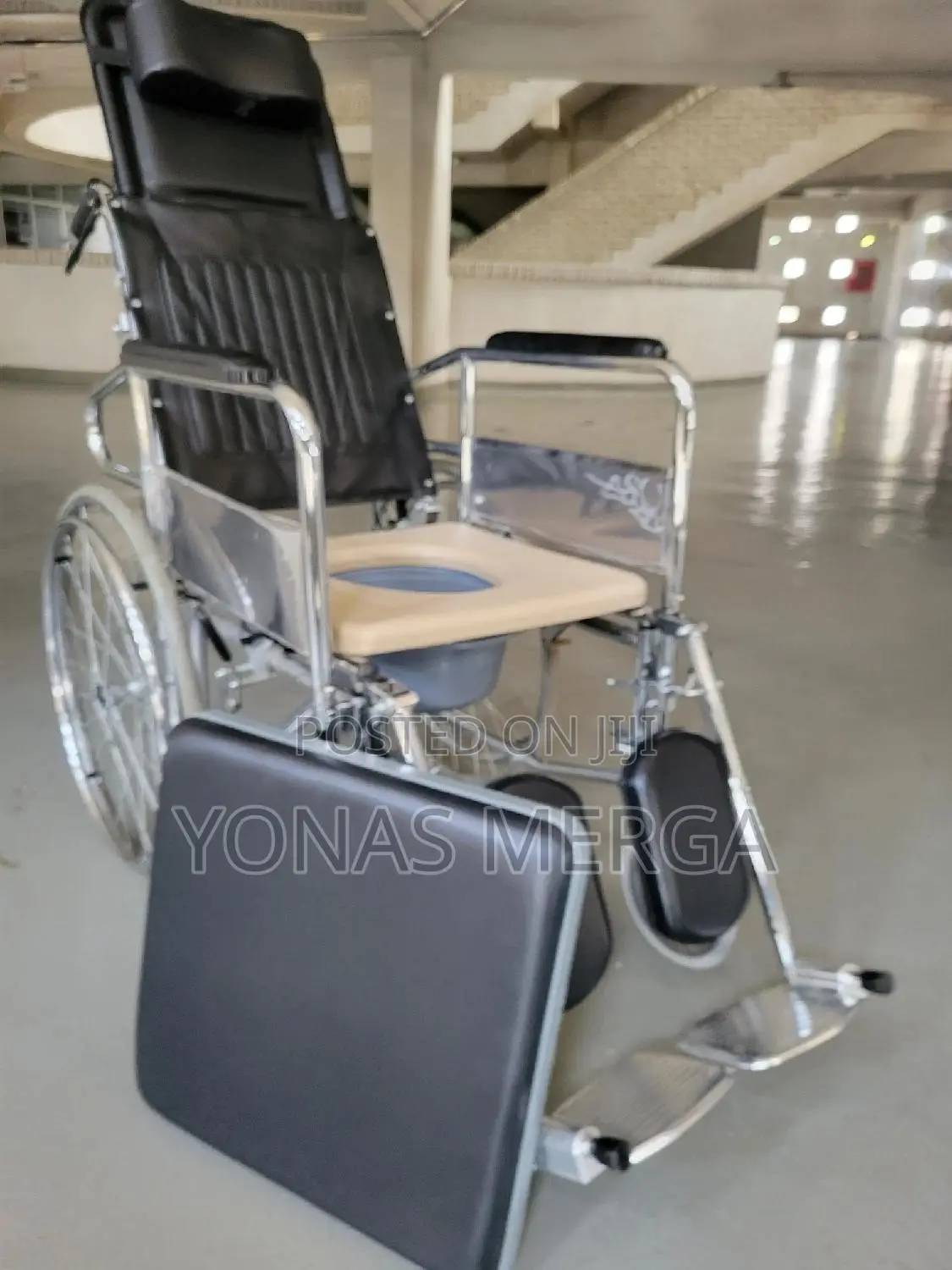 Commode Wheelchair岌曲wheelchair~~Wheelchair٢٢٢wheelchair