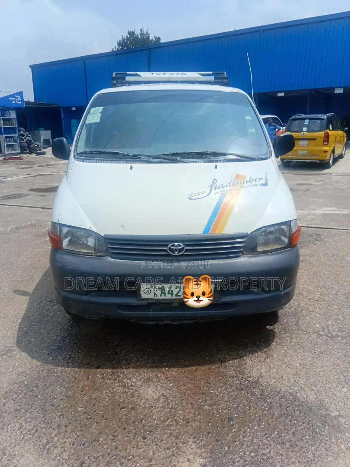 Toyota HiAce 2006 White