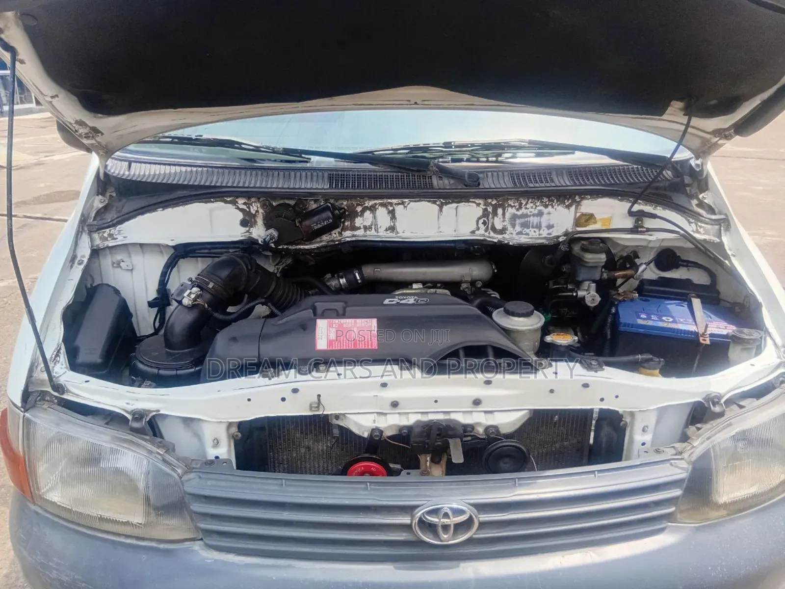 Toyota HiAce 2006 White