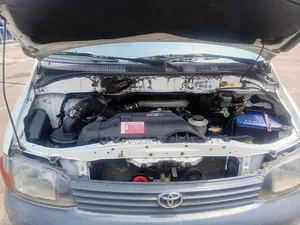 Toyota HiAce 2006 White