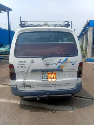 Toyota HiAce 2006 White