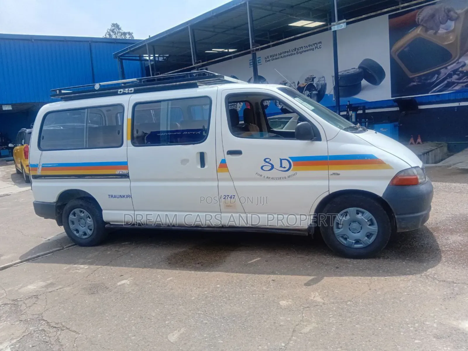 Toyota HiAce 2006 White