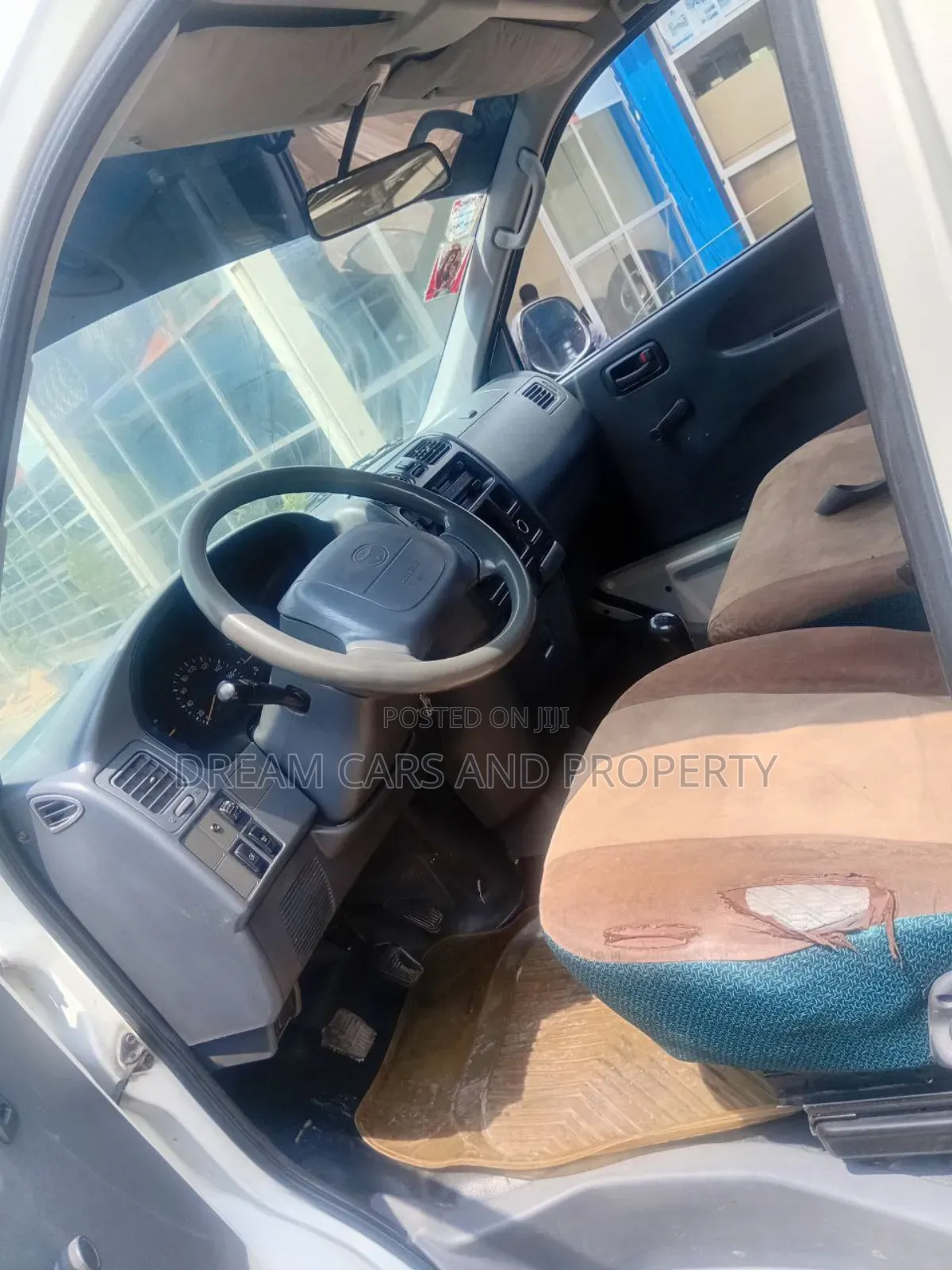 Toyota HiAce 2006 White