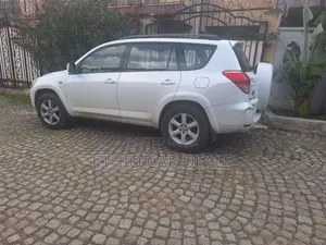 Photo - Toyota RAV4 2012 Silver