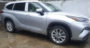Photo - New Toyota Highlander Hybrid 2023 Silver