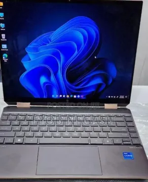 New Laptop HP Spectra 13 16GB Intel Core I7 SSD 1T