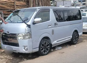 Photo - Toyota HiAce 220 2007 Silver