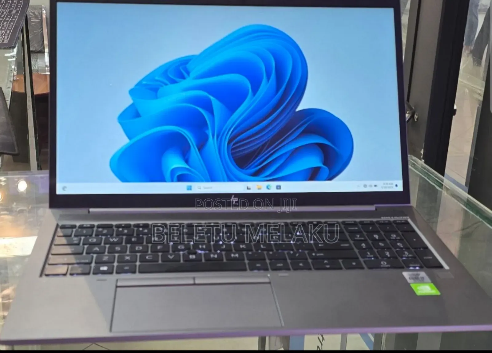 New Laptop HP ZBook Firefly 15 G7 16GB Intel Core I7 SSD 1T