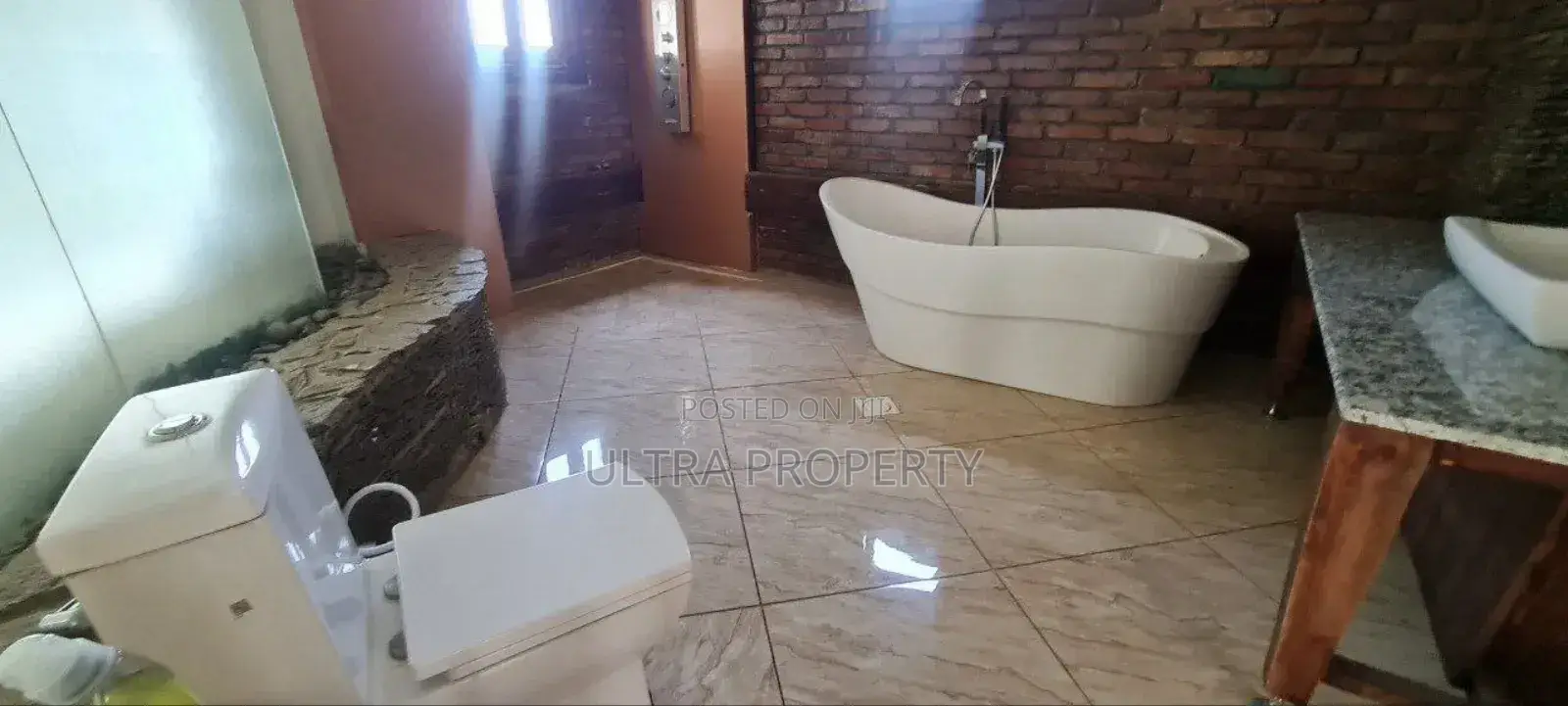 Furnished 5bdrm House in Bole for rent