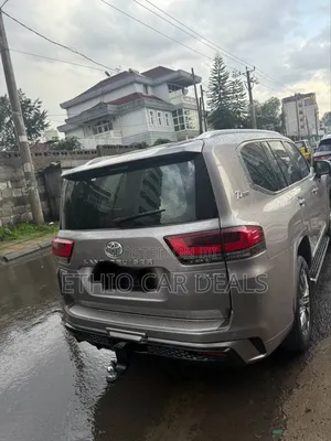 Toyota Land Cruiser 2023 Gold