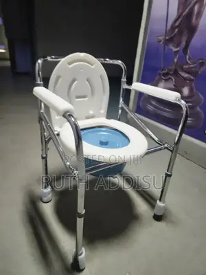 Photo - Commode Chair南京commode Chair炸毀toilet Chair奶油commode Chair