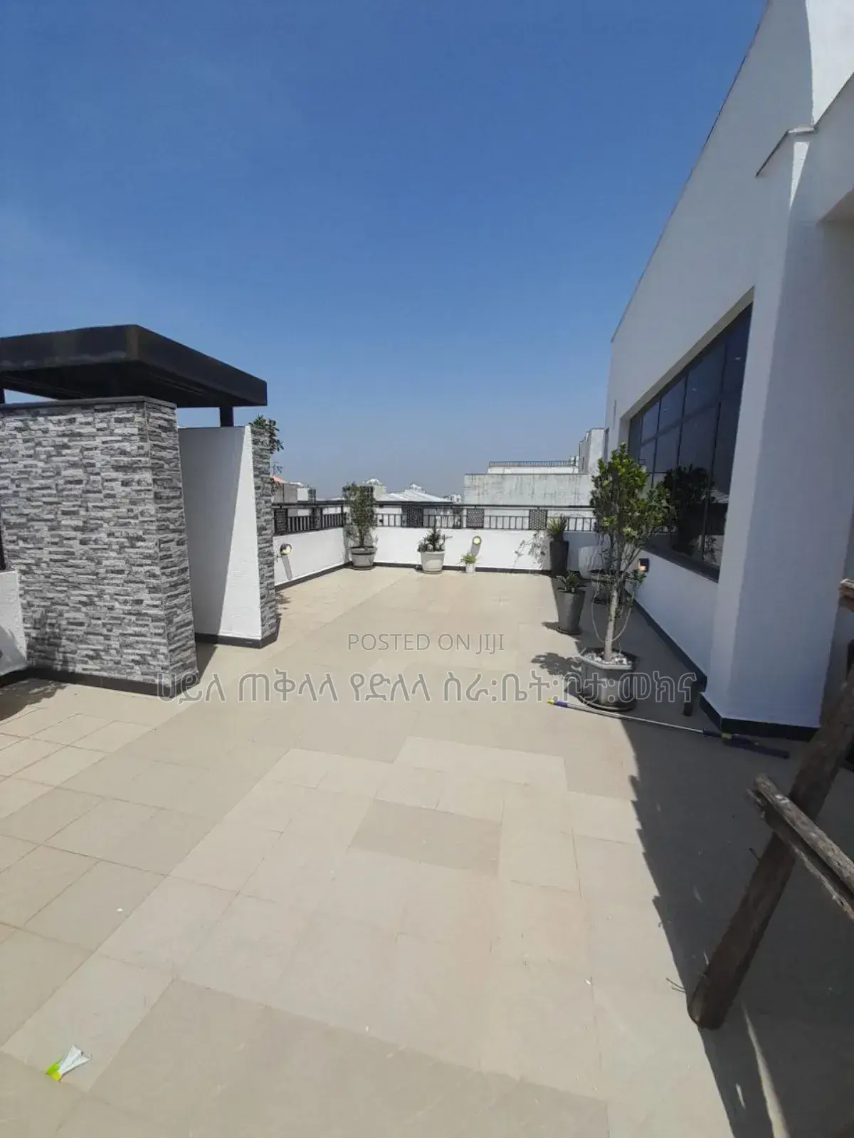 Furnished 15bdrm House in አያት አካባቢ ኮምፋውንድ ውስጥ, Yeka for sale