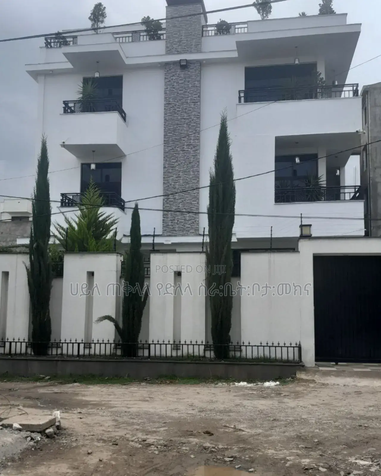 Furnished 15bdrm House in አያት አካባቢ ኮምፋውንድ ውስጥ, Yeka for sale