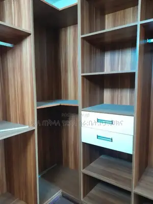 Furnished 8bdrm House in አያት አካባቢ ኮምፋውንድ ውስጥ, Yeka for sale