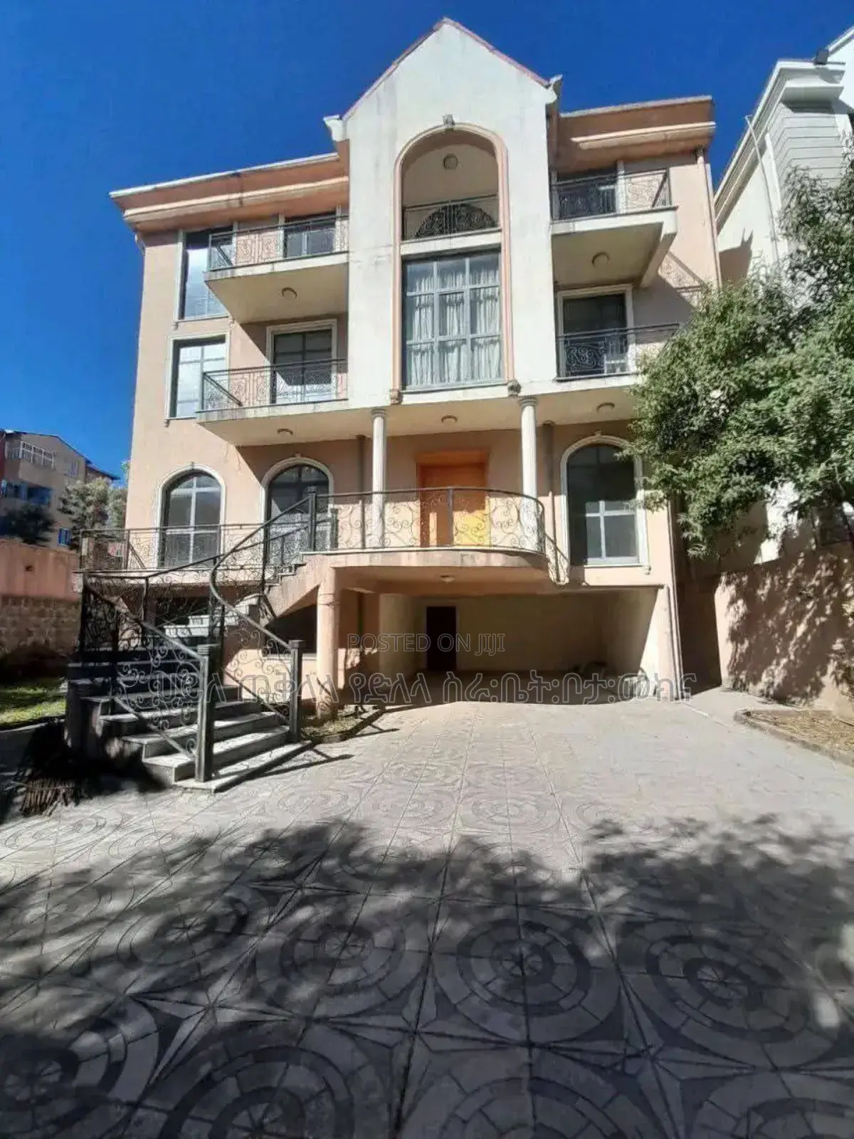 Furnished 8bdrm House in አያት አካባቢ ኮምፋውንድ ውስጥ, Yeka for sale