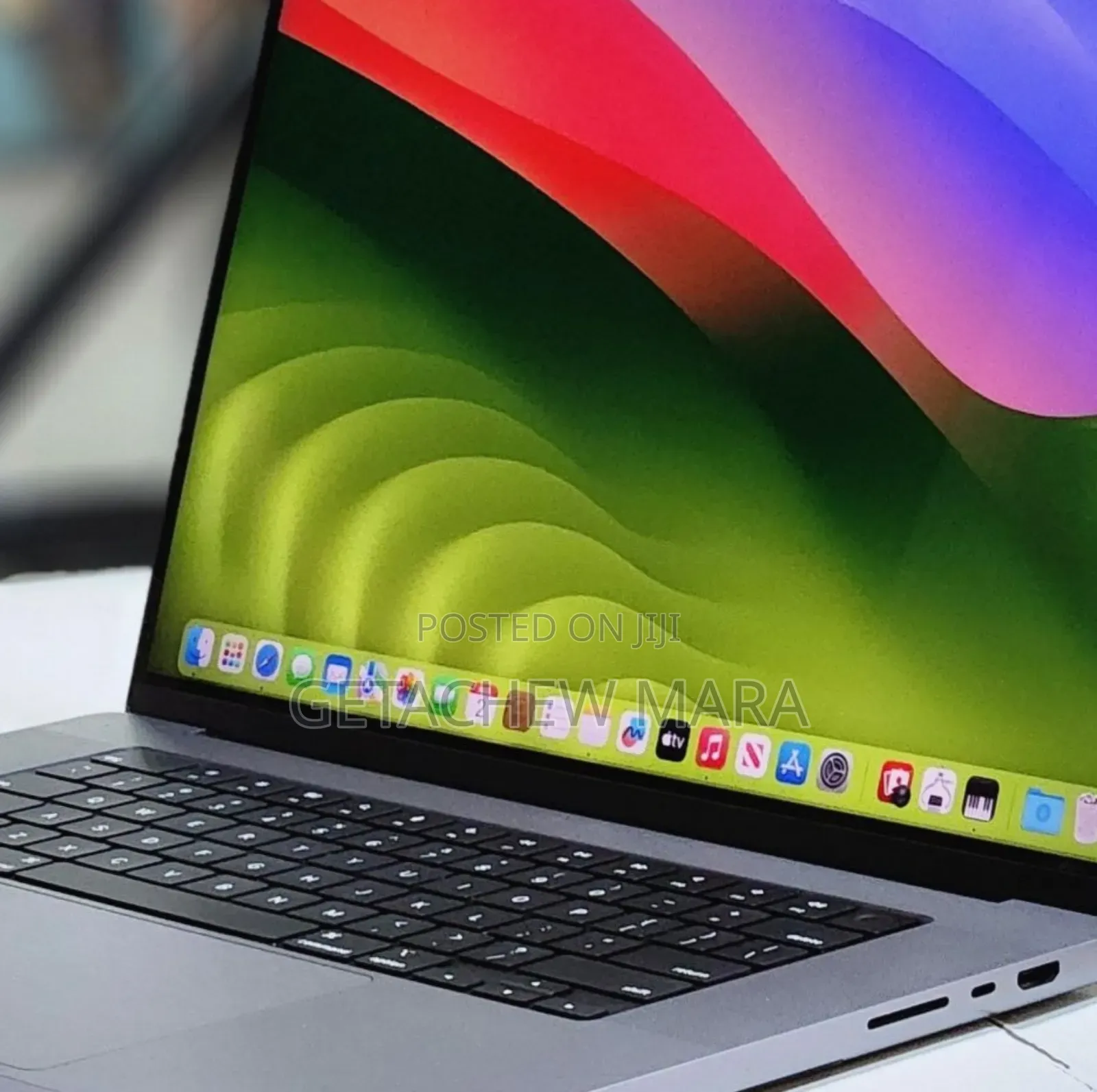 New Laptop Apple MacBook Pro M1 16GB Intel Core I9 SSD 1T