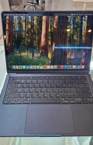 New Laptop Apple MacBook Air 2022 M2 8GB Apple M2 SSD 256GB