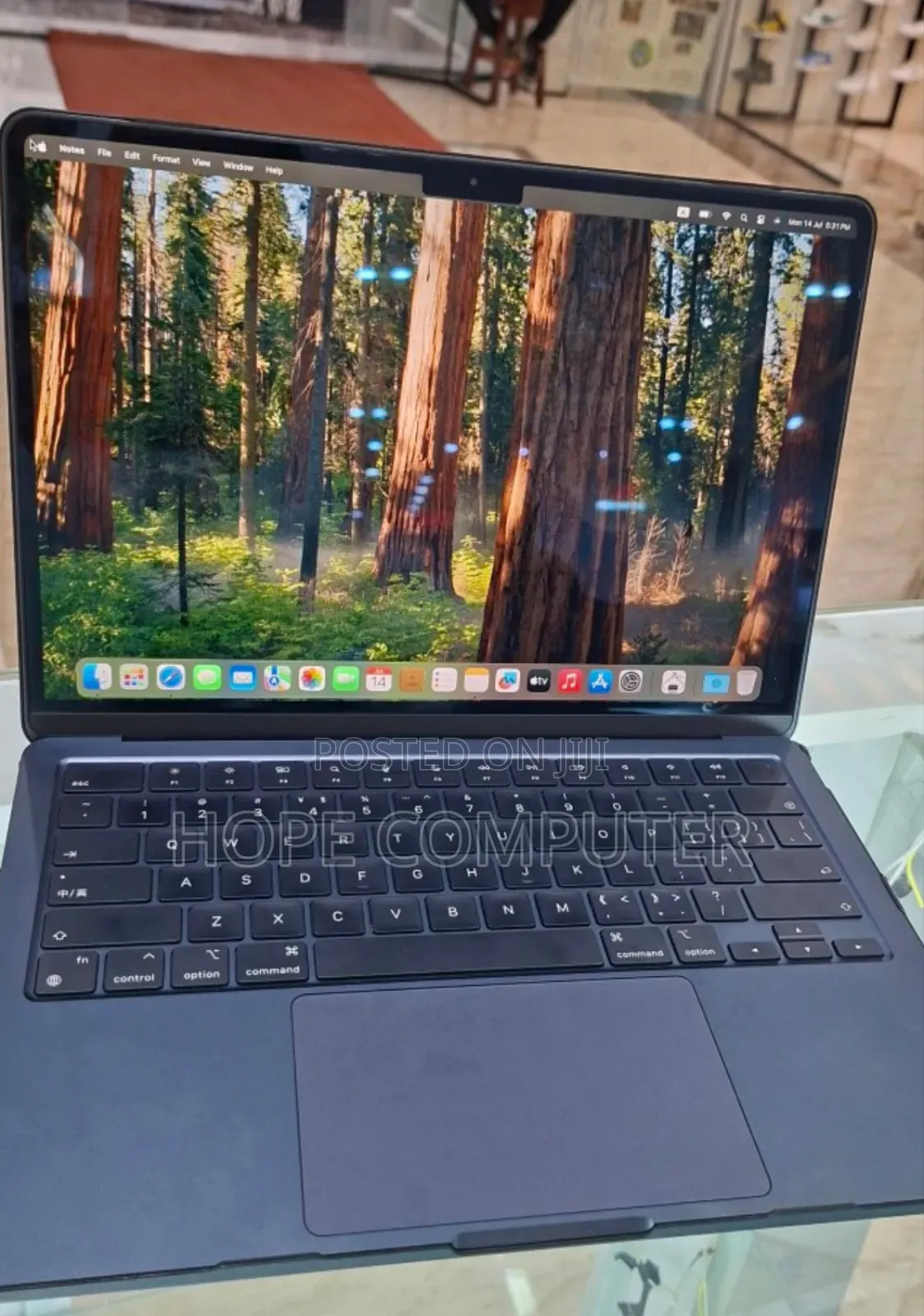 New Laptop Apple MacBook Air 2022 M2 8GB Apple M2 SSD 256GB