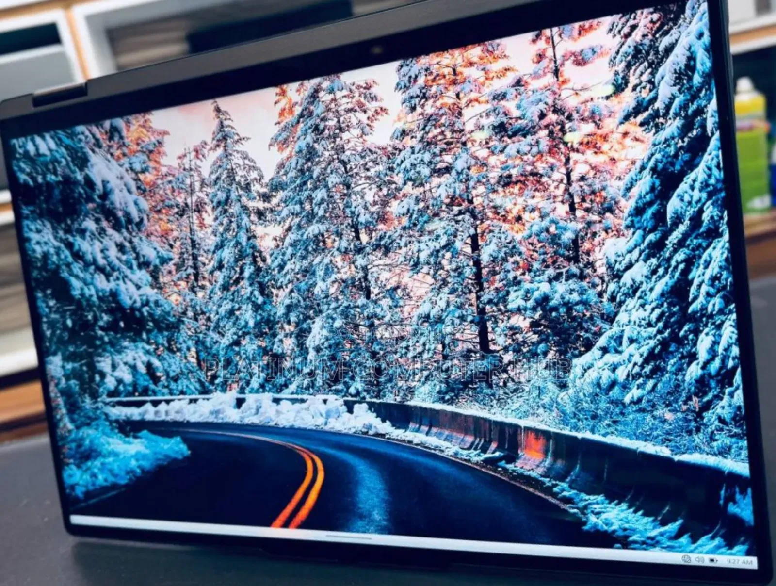 New Laptop Lenovo Yoga 7i 16GB Intel Core I7 SSD 512GB