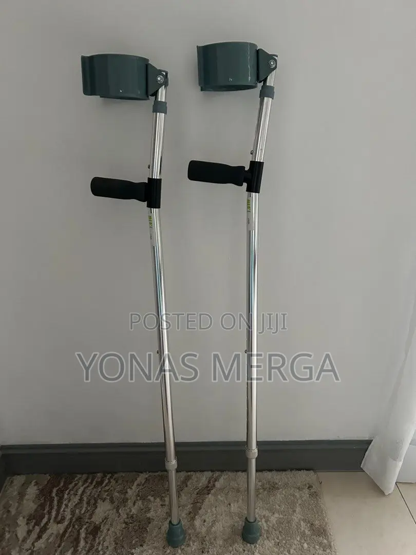 Crutches\ Rubber Adult Crutch: The Base Is Made of Strong