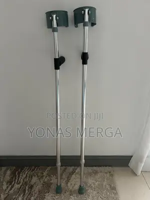 Photo - Crutches| Crutchesةةةةkranch=Comfortable and Labor-Saving.