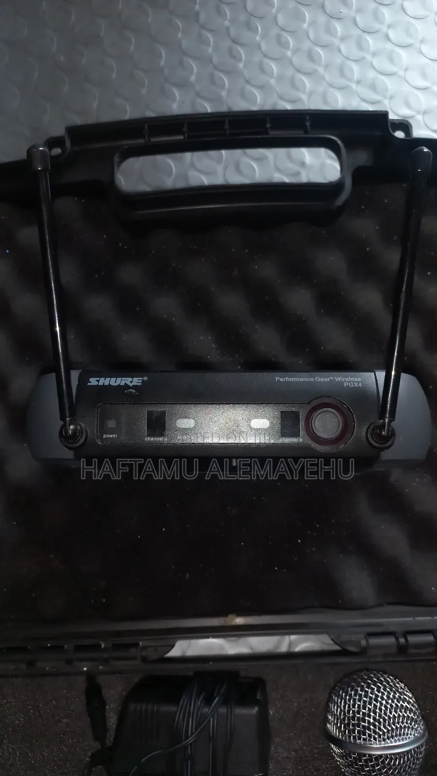 Shure Pgx4 Performance Gear With Dual Wireless Beta 58a Mic