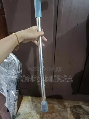 Anti-Corrosive Frame:Crutches榴茂crutch: Easily Adjust Height