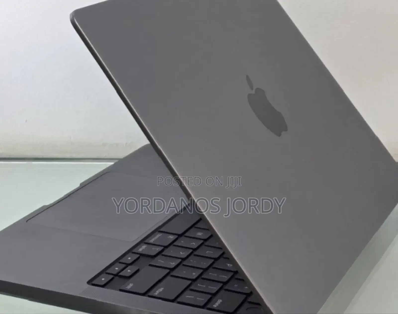 New Laptop Apple MacBook Pro 2023 M3 Pro 14-Inch 8GB Apple M3 SSD 512GB