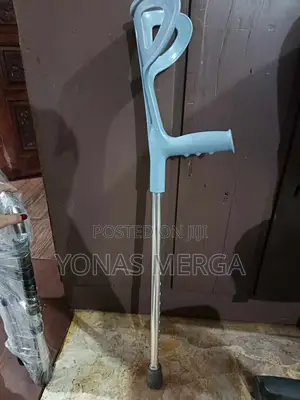 Photo - Crutches (Double / Adult / Adjustable)之之crutches壼班kranch