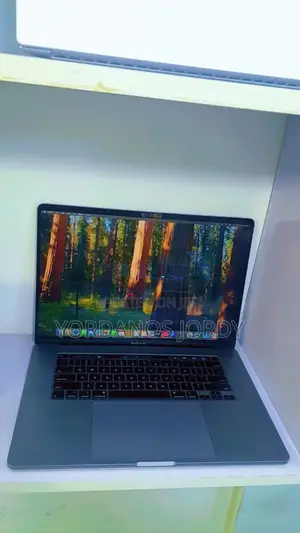 Photo - New Laptop Apple MacBook Pro 2019 32GB Intel Core I9 SSD 1T