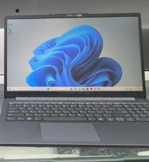 New Laptop Lenovo LOQ 15IRH8 16GB Intel Core i5 SSD 512GB