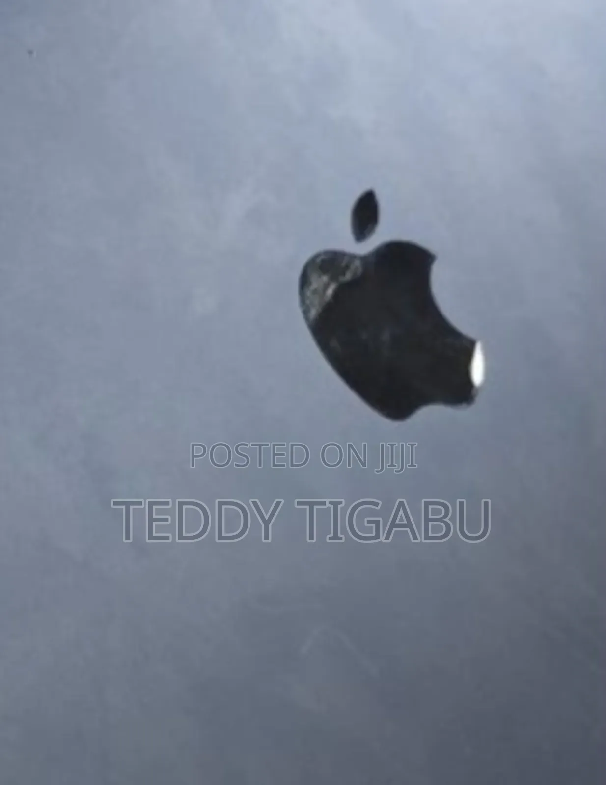 New Laptop Apple MacBook Air 2022 M2 8GB Apple M2 SSD 256GB