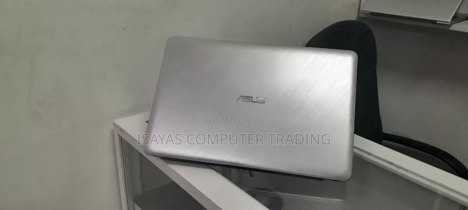 New Laptop Asus VivoBook 15 X505BA 4GB Intel Core I5 SSD 1T