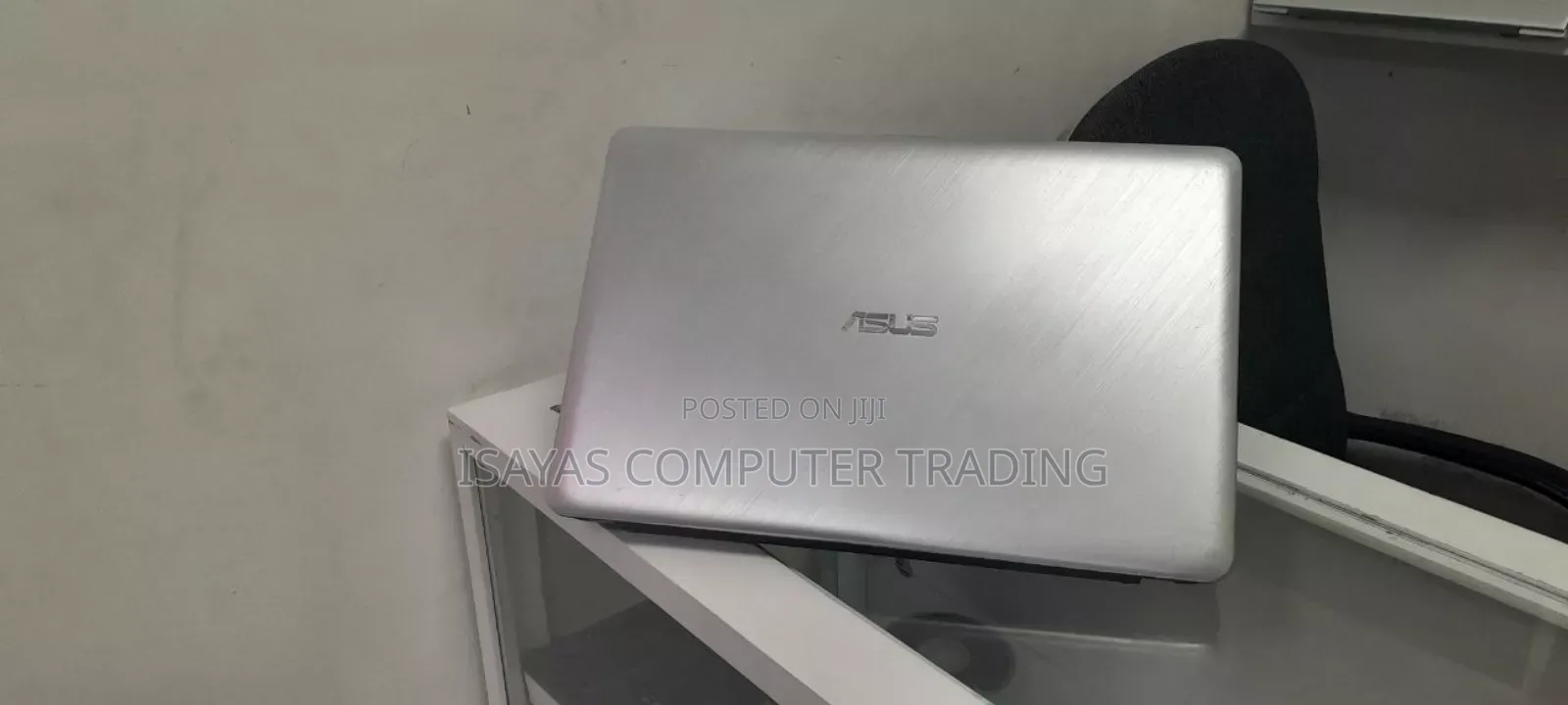 New Laptop Asus VivoBook 15 X505BA 4GB Intel Core I5 SSD 1T