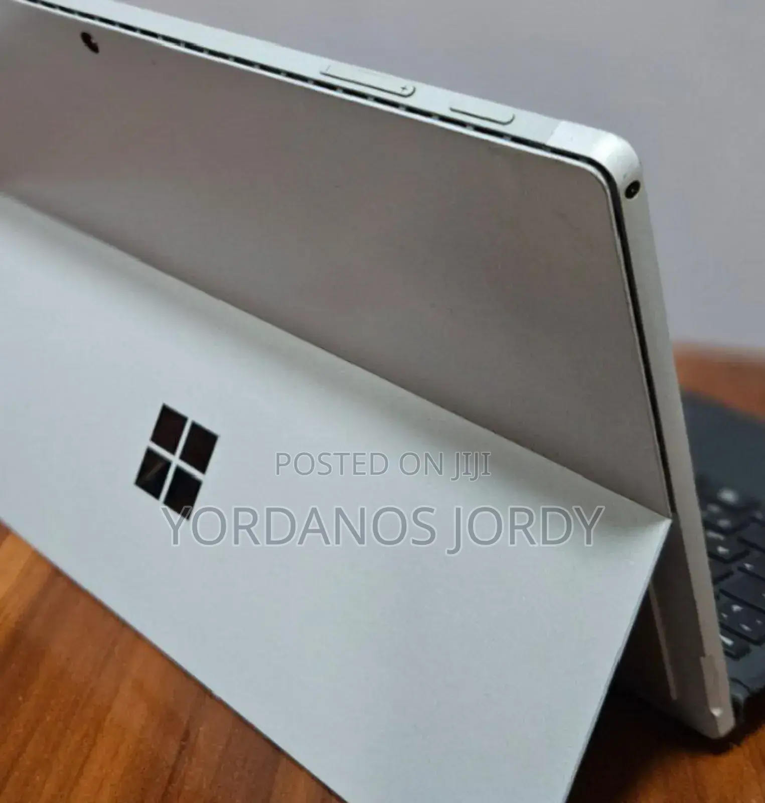 New Laptop Microsoft Surface Pro 7 8GB Intel Core I5 SSD 128GB